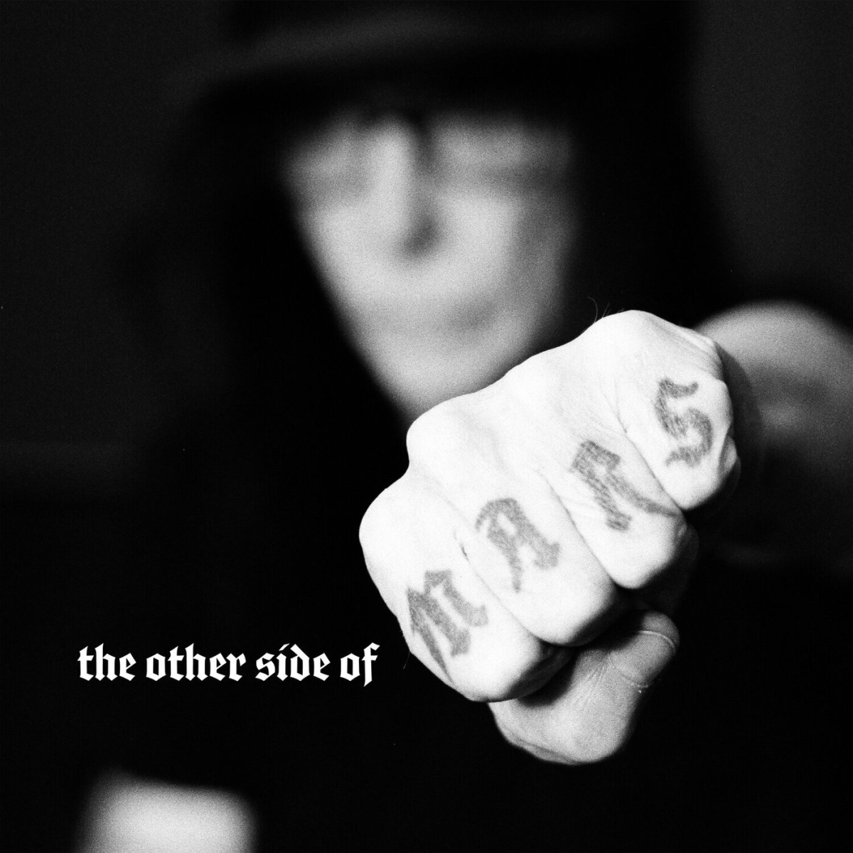 Broken On The Inside のアートワーク